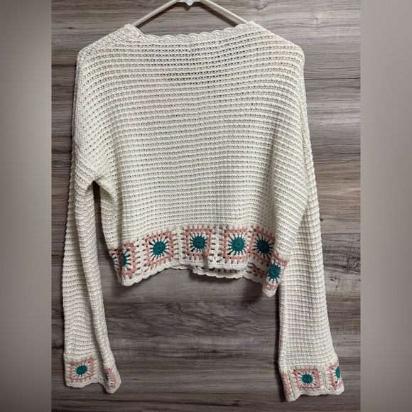 Sincerely Jules White Crochet Granny Square Bell Sleeve Cropped Sweater - Picture 5 of 5